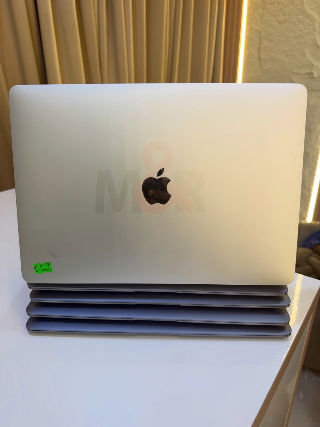 Apple MacBook Air 13-inch (2020) - Core i5, 16GB, 256GB 4 Apple MacBook Air 13-inch (2020) - Core i5, 16GB, 256GB
