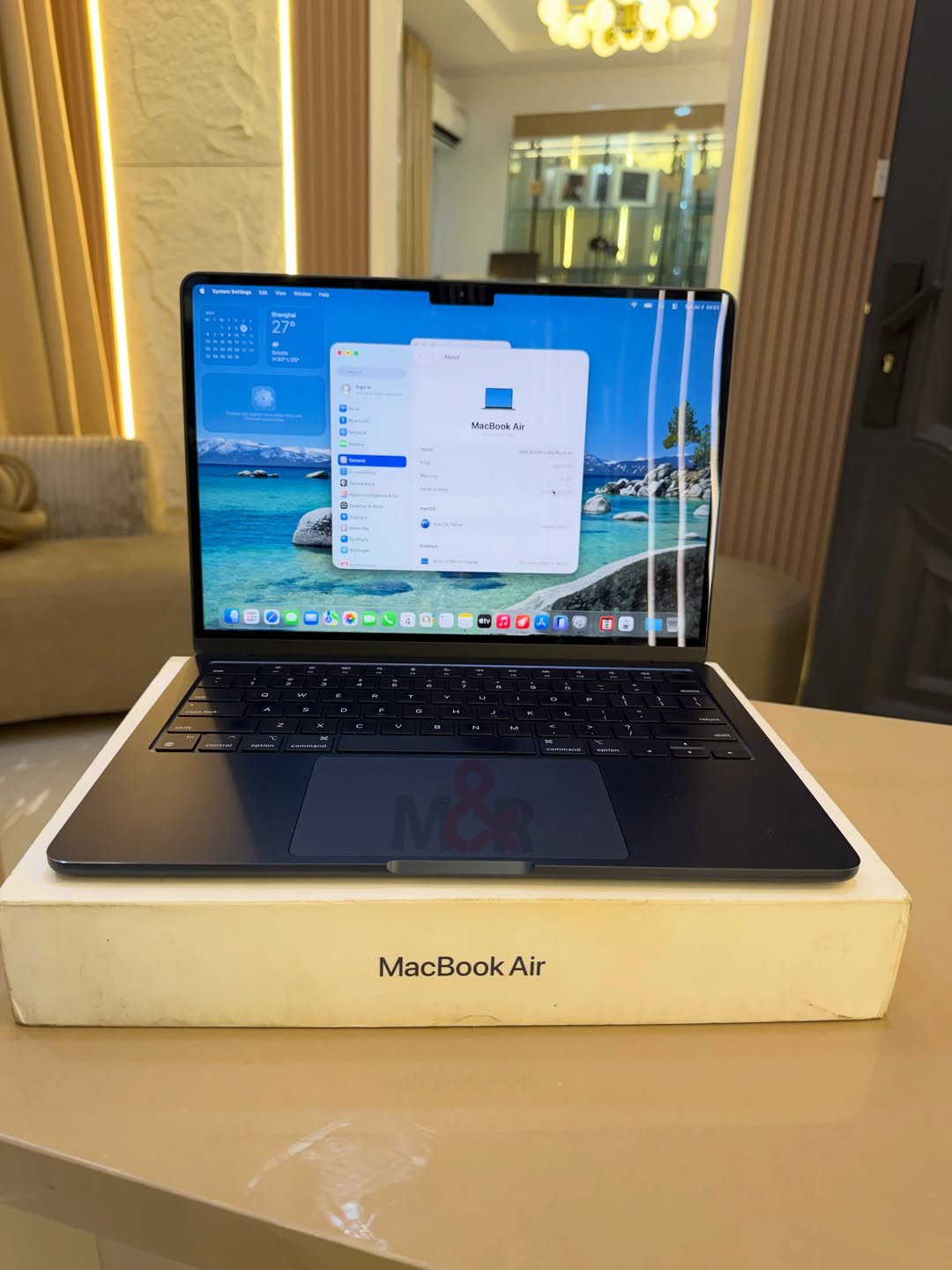 Apple MacBook Air 13-inch (M4, 2025) - 16GB, 256GB 1 Apple MacBook Air 2025 M4 13 Inch - 16GB, 256GB