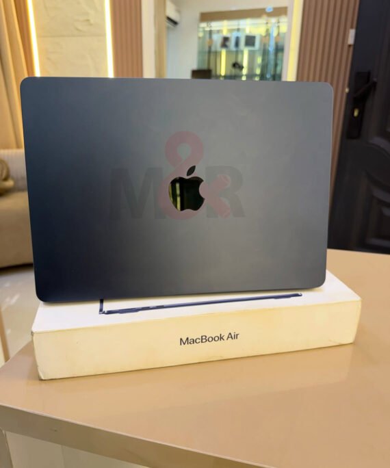 Apple MacBook Air 13-inch (M4, 2025) - 16GB, 256GB