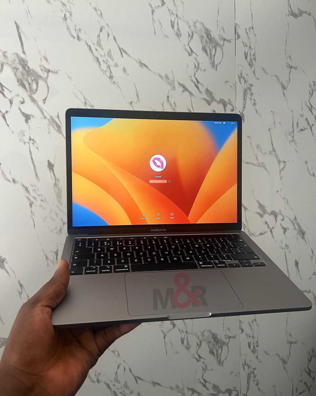 Apple MacBook Pro 13-inch (2020) - Core i5, 16GB, 512GB 1 Apple MacBook Pro 2020 i5 - 16GB, 512GB