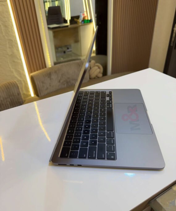 Apple MacBook Pro 13-inch (M2, 2022) - 16GB RAM, 512GB SSD