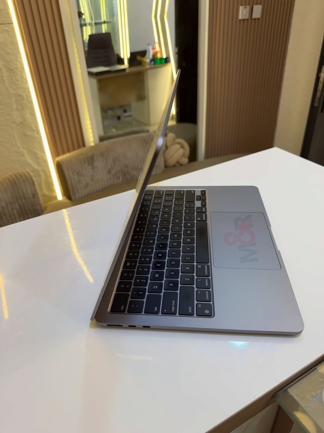 Apple MacBook Pro 13-inch (M2, 2022) - 16GB RAM, 512GB SSD 2 Apple MacBook Pro 13-inch (M2, 2022) - 16GB RAM, 512GB SSD