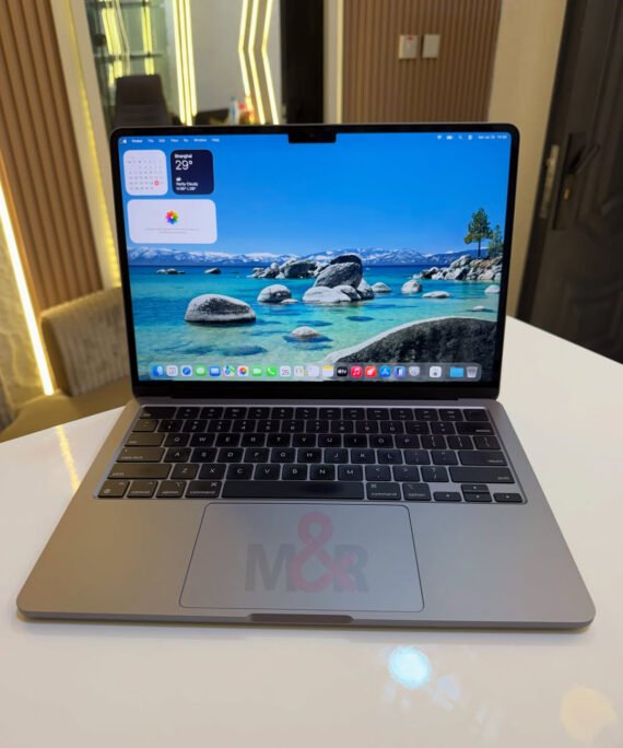Apple MacBook Pro 2022 M2 - 16GB RAM, 512GB SSD