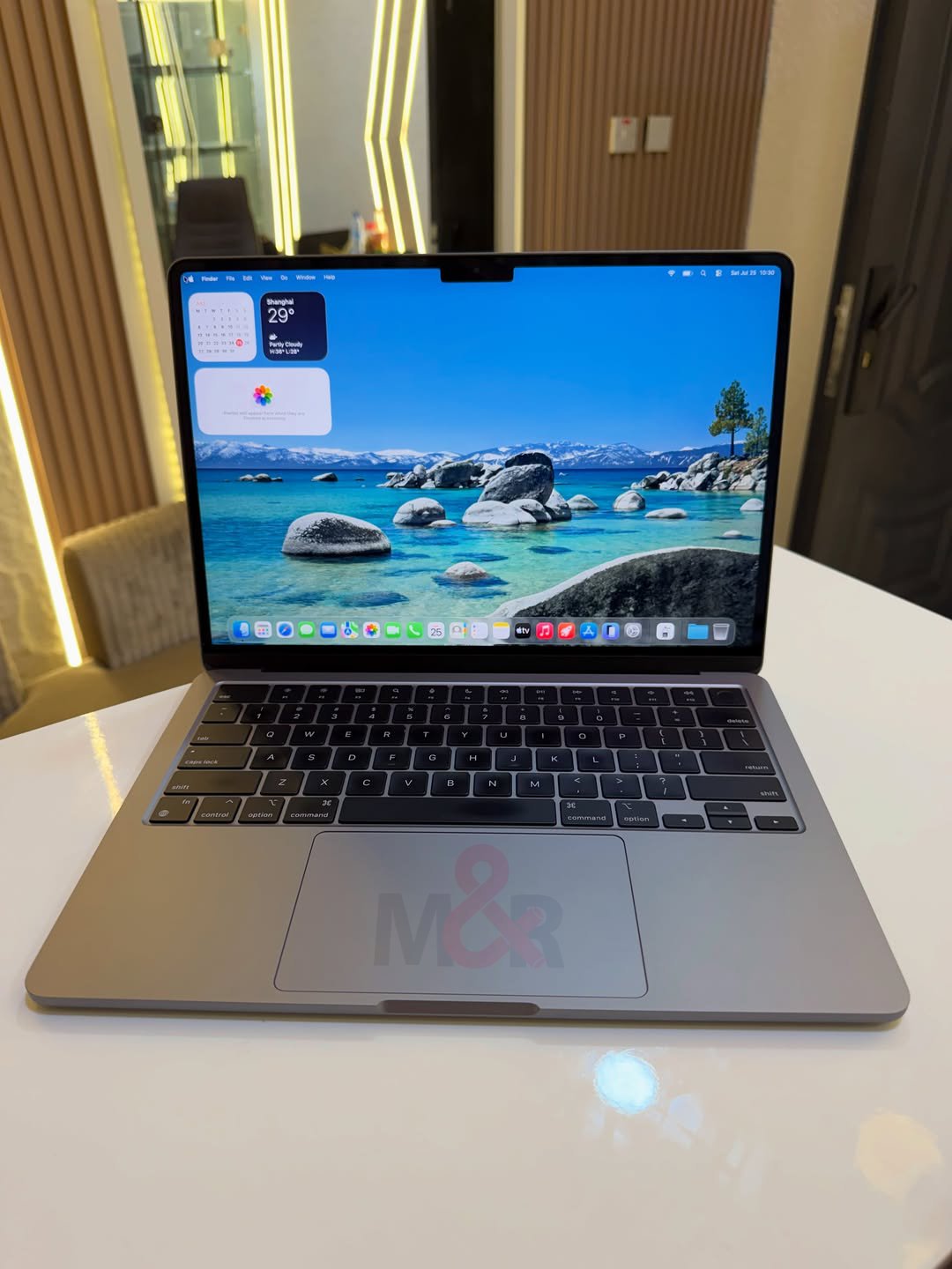 Apple MacBook Pro 13-inch (M2, 2022) - 16GB RAM, 512GB SSD 1 Apple MacBook Pro 2022 M2 - 16GB RAM, 512GB SSD