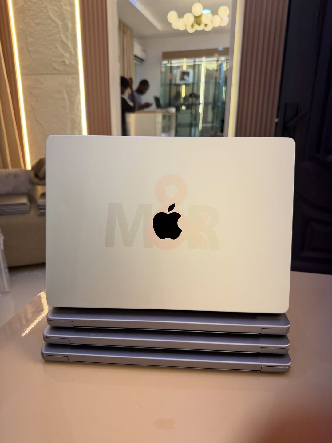 Apple MacBook Pro 14-inch (M1 Pro, 2021) - 16GB RAM, 512GB SSD 2 Apple MacBook Pro 14-inch (M1 Pro, 2021) - 16GB RAM, 512GB SSD