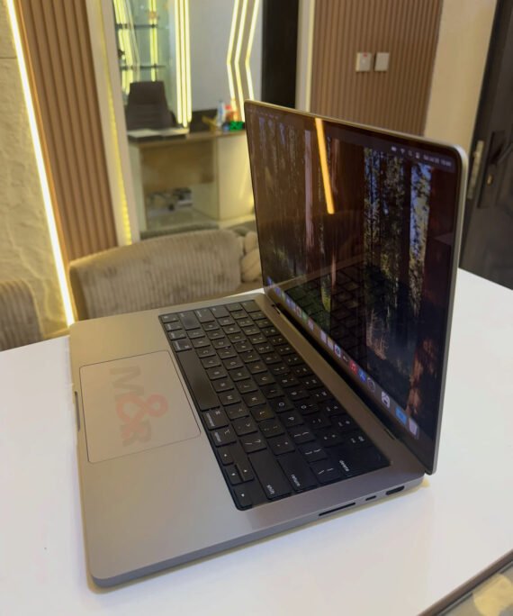 Apple MacBook Pro 14-inch (M2 Pro, 2023) - 16GB, 1TB