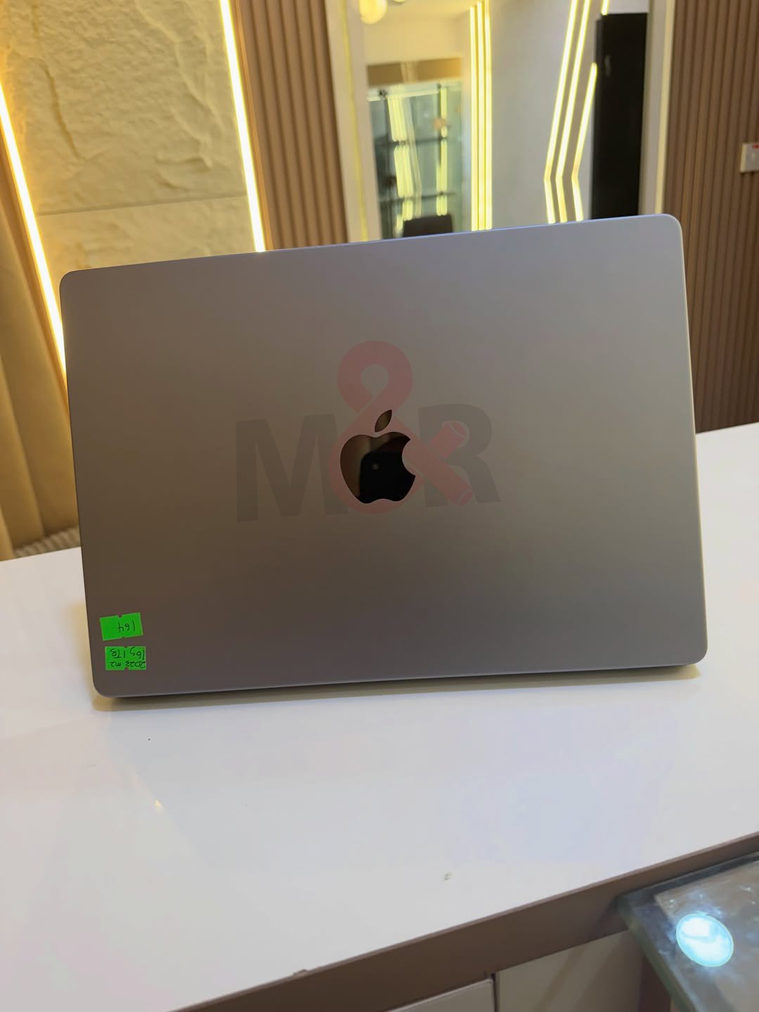 Apple MacBook Pro 14-inch (M2 Pro, 2023) - 16GB, 1TB 3 Apple MacBook Pro 14-inch (M2 Pro, 2023) - 16GB, 1TB