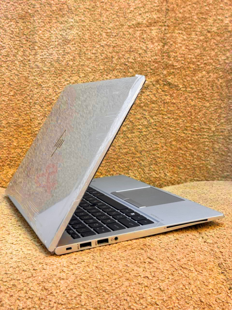 HP EliteBook 840 G5 - Core i5, 8GB, 256GB 3 HP EliteBook 840 G5 - Core i5, 8GB, 256GB