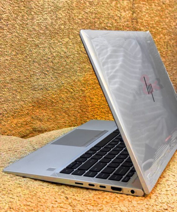 HP EliteBook 840 G5 - Core i5, 8GB, 256GB