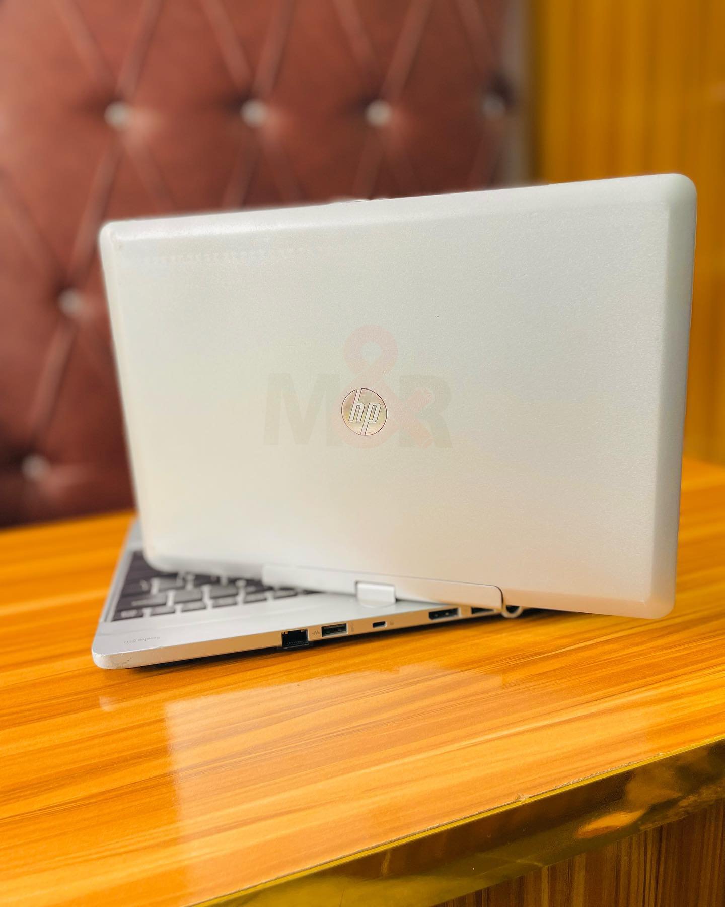 HP EliteBook Revolve 810 G3 - Core i5, 8GB, 256GB 3 HP EliteBook Revolve 810 G3 - Core i5, 8GB, 256GB