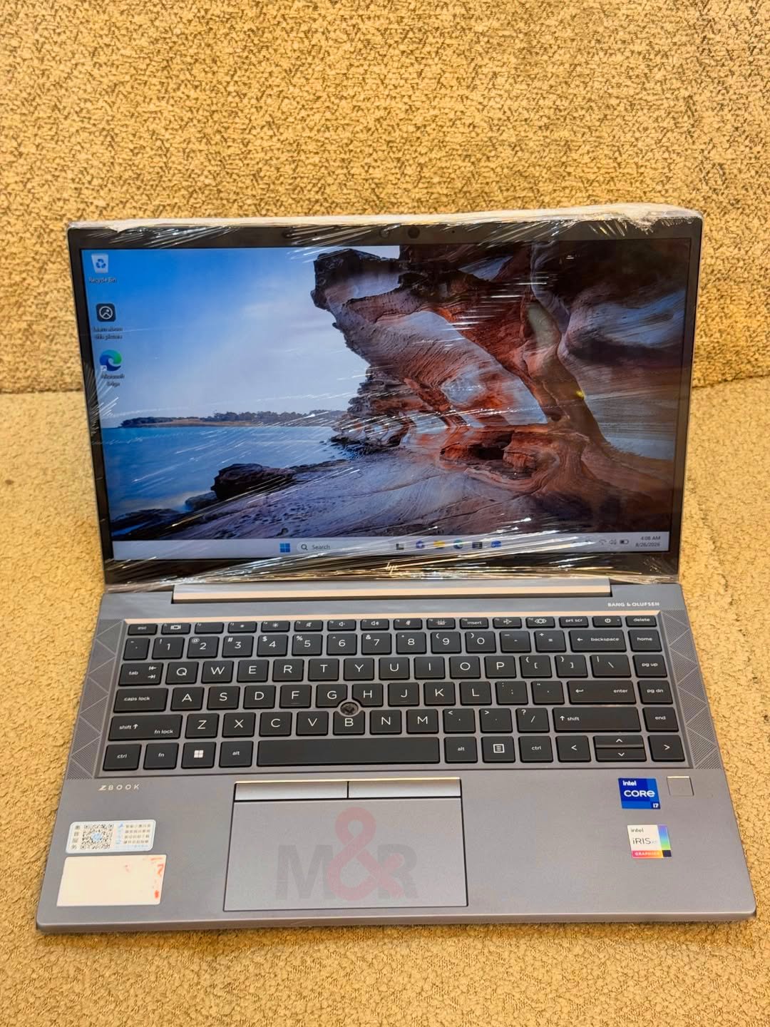 HP ZBook Firefly 14 G8 - Core i7, 16GB, 256GB 1 HP ZBook Firefly 14 G8 - Core i7, 16GB, 256GB