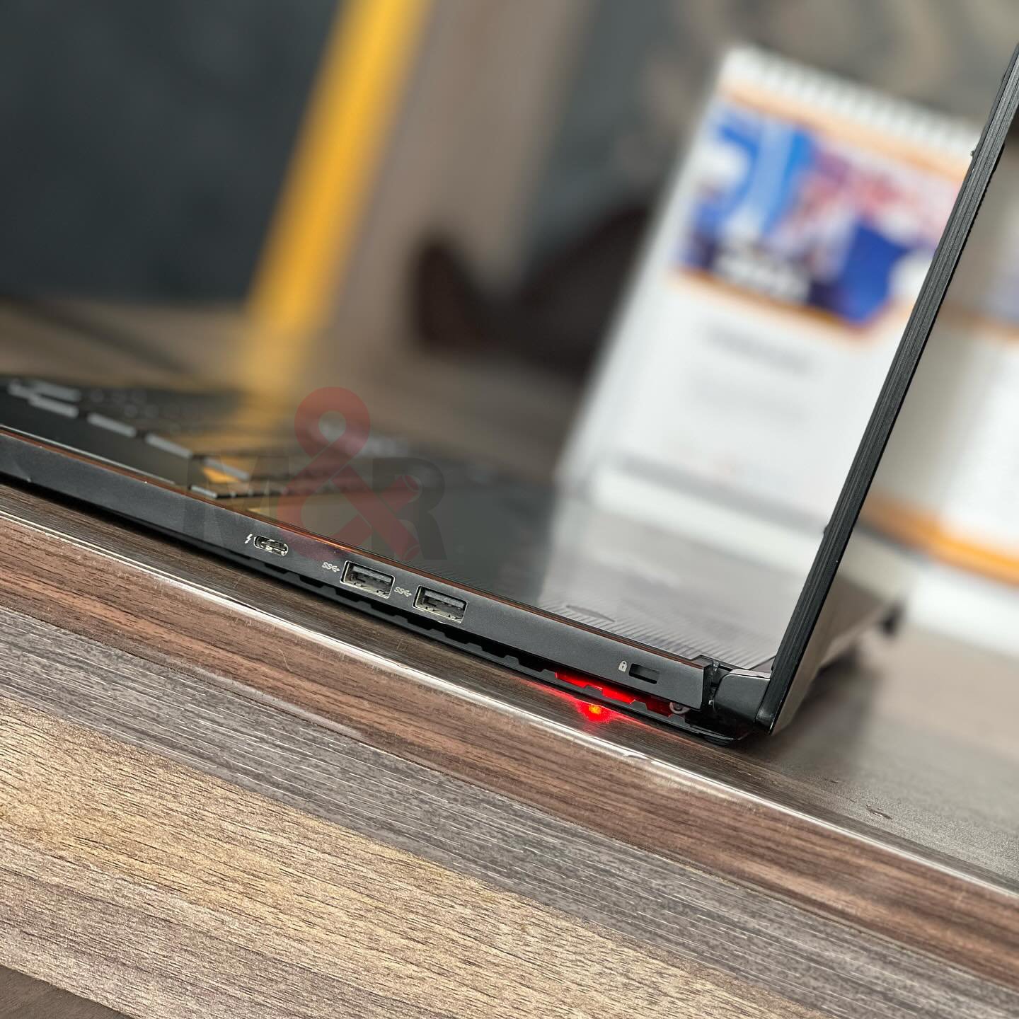 ASUS ROG Zephyrus GX501G - Core i7, GTX 1080 Max-Q 8GB, 16GB, 512GB 3 ASUS ROG Zephyrus GX501G - Core i7, GTX 1080 Max-Q 8GB, 16GB, 512GB