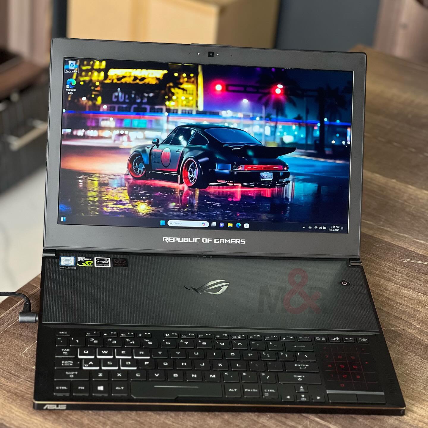 ASUS ROG Zephyrus GX501G - Core i7, GTX 1080 Max-Q 8GB, 16GB, 512GB 1 ASUS ROG Zephyrus GX501G - Core i7, GTX 1080 Max-Q 8GB, 16GB, 512GB