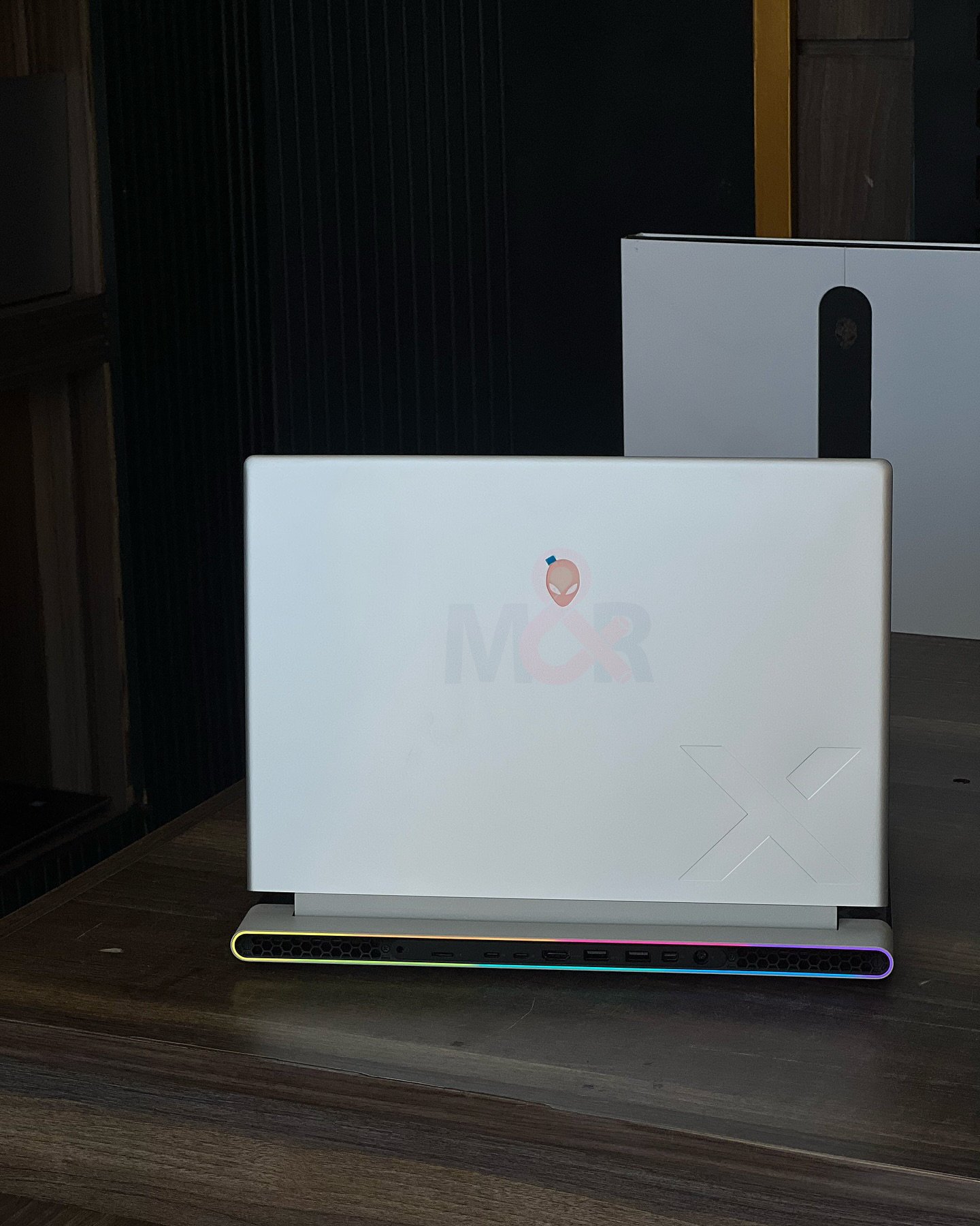Dell Alienware x16 R1 - Core i9, RTX 4090 16GB, 32GB, 1TB (QHD+ 240Hz) 2 Dell Alienware x16 R1 - Core i9, RTX 4090 16GB, 32GB, 1TB (QHD+ 240Hz)