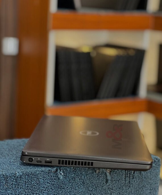 Dell Latitude 5500 - Core i7 8th Gen, 16GB, 512GB