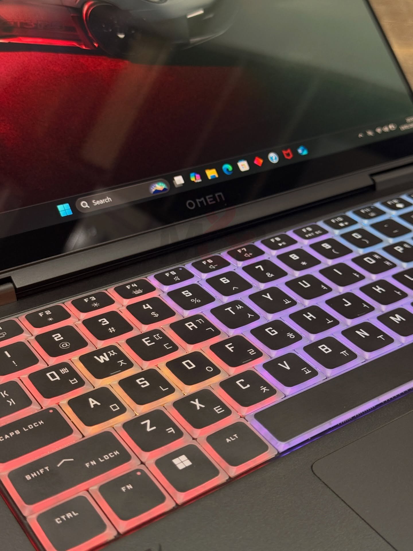 HP OMEN Transcend 14 - Core Ultra 9 185H, RTX 4060, 32GB, 1TB SSD 4 HP OMEN Transcend 14 - Core Ultra 9 185H, RTX 4060, 32GB, 1TB