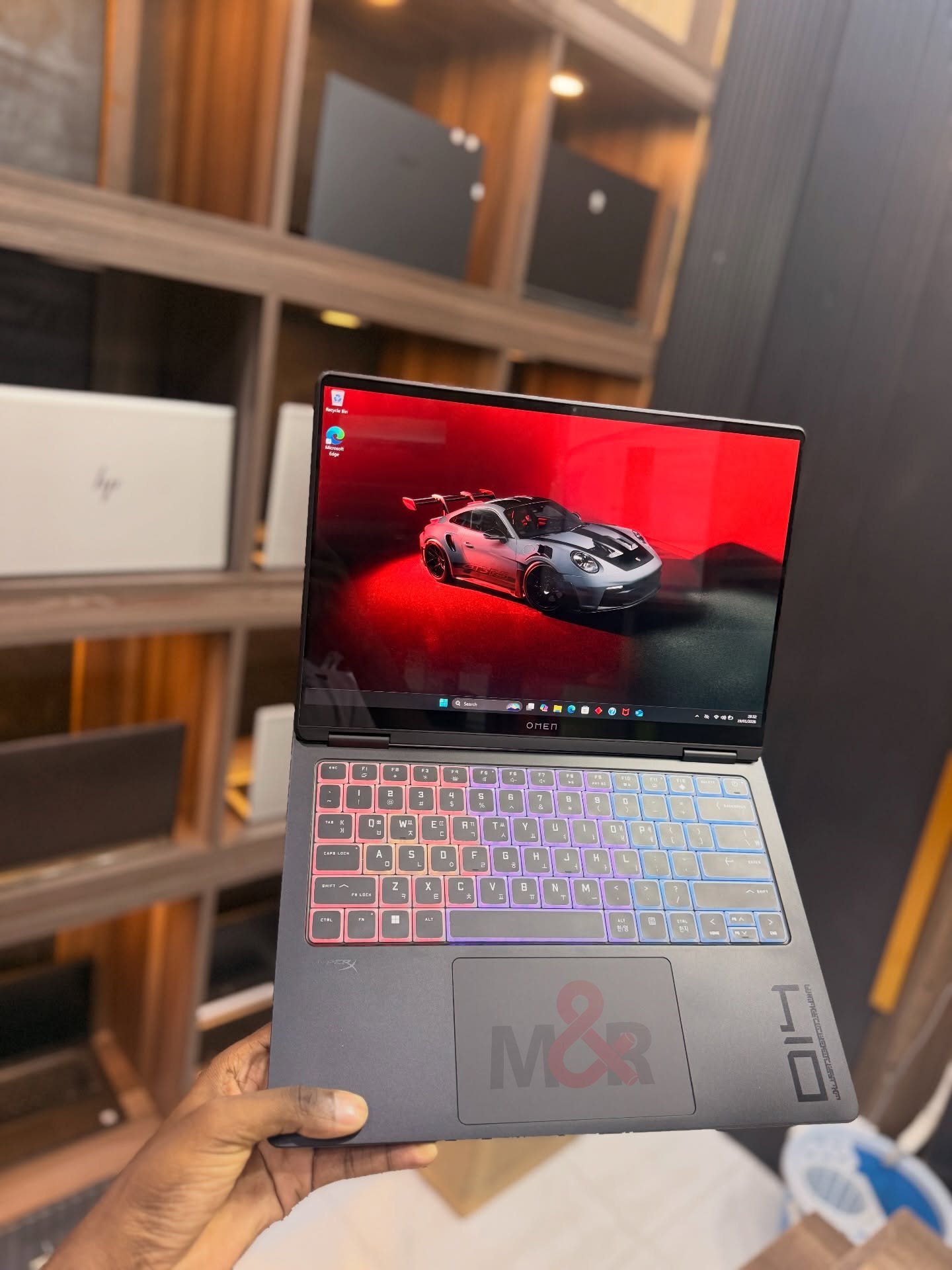HP OMEN Transcend 14 - Core Ultra 9 185H, RTX 4060, 32GB, 1TB SSD 8 HP OMEN Transcend 14 - Core Ultra 9 185H, RTX 4060, 32GB, 1TB