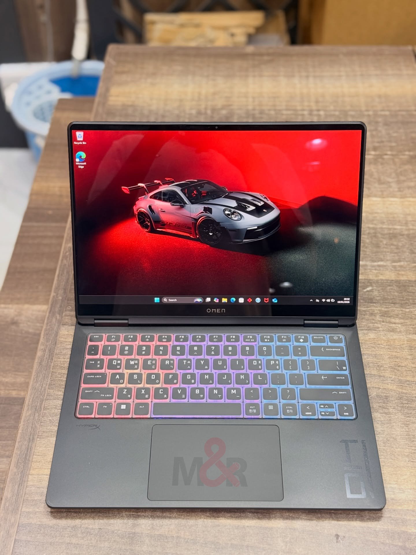 HP OMEN Transcend 14 - Core Ultra 9 185H, RTX 4060, 32GB, 1TB SSD 1 HP OMEN Transcend 14 - Core Ultra 9 185H, RTX 4060, 32GB, 1TB