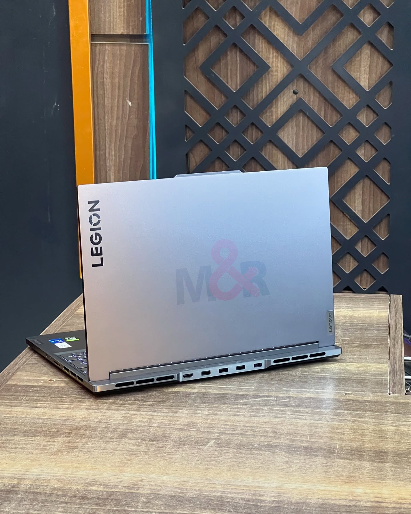 Lenovo Legion 5 Pro - Core Ultra 9 275HX, RTX 5060, 16GB, 1TB (2K 165Hz) 2 Lenovo Legion 5 Pro - Core Ultra 9 275HX, RTX 5060, 16GB, 1TB (2K 165Hz)