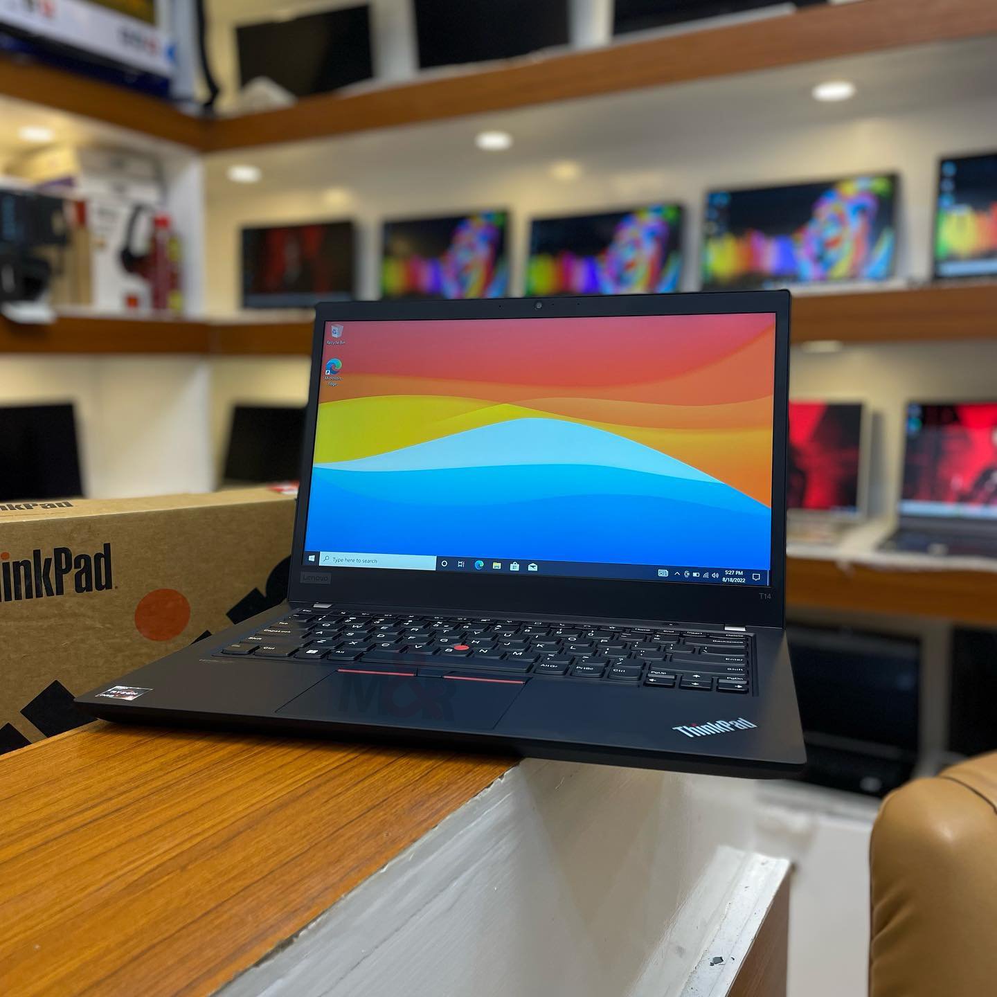 Lenovo ThinkPad T14 - Core i5, 16GB, 512GB 3 Lenovo ThinkPad T14 - Core i5, 16GB, 512GB