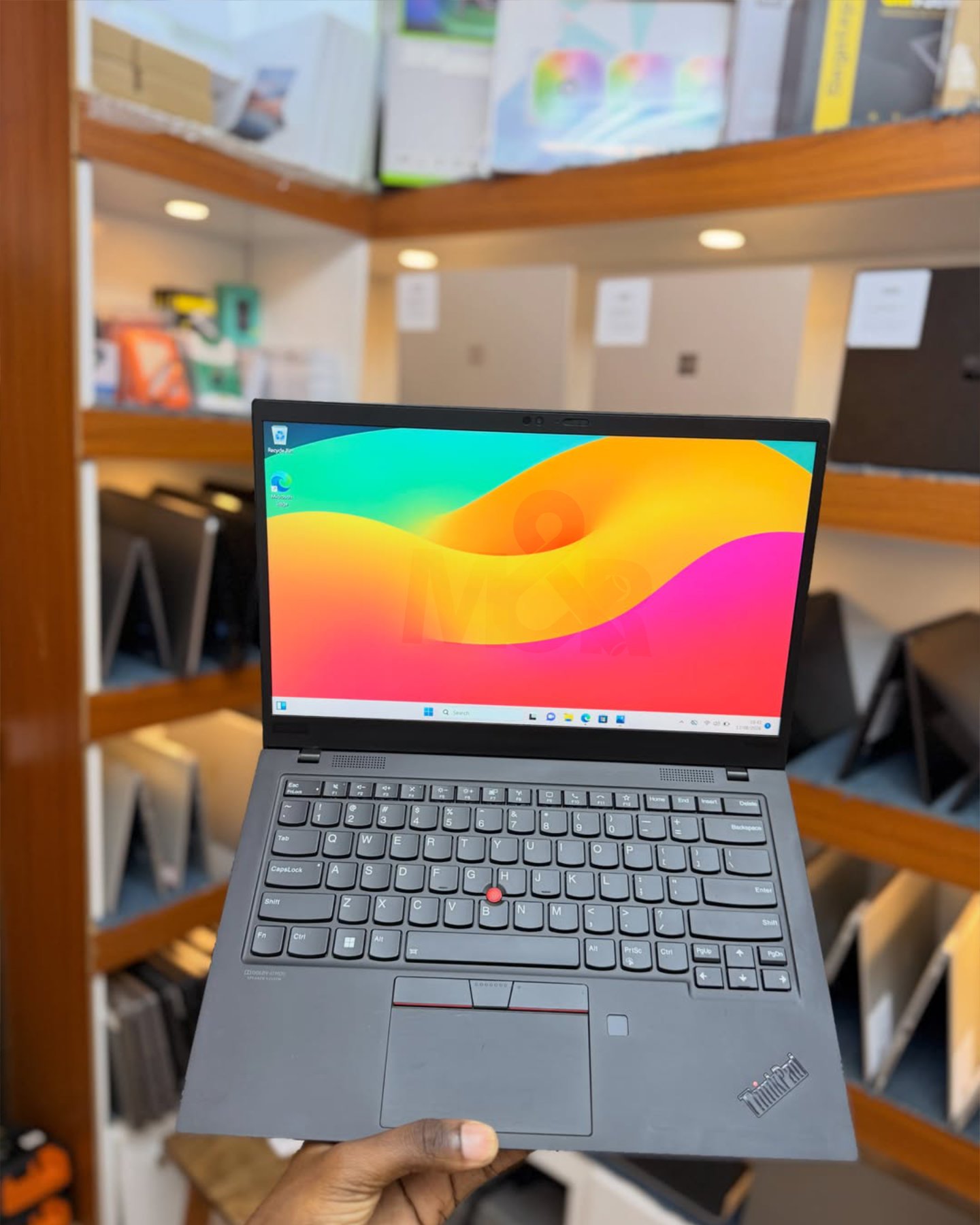 Lenovo ThinkPad X1 Carbon Gen 8 Touchscreen - Core i7 10th Gen, 16GB, 512GB 1 Lenovo ThinkPad X1 Carbon Gen 8 Touchscreen - Core i7 10th Gen, 16GB, 512GB