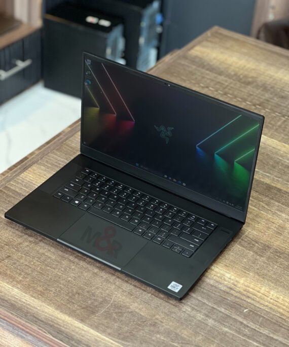 Razer Blade 15 Advanced (Early 2020) - Core i7, RTX 2080 Super, 16GB, 512GB