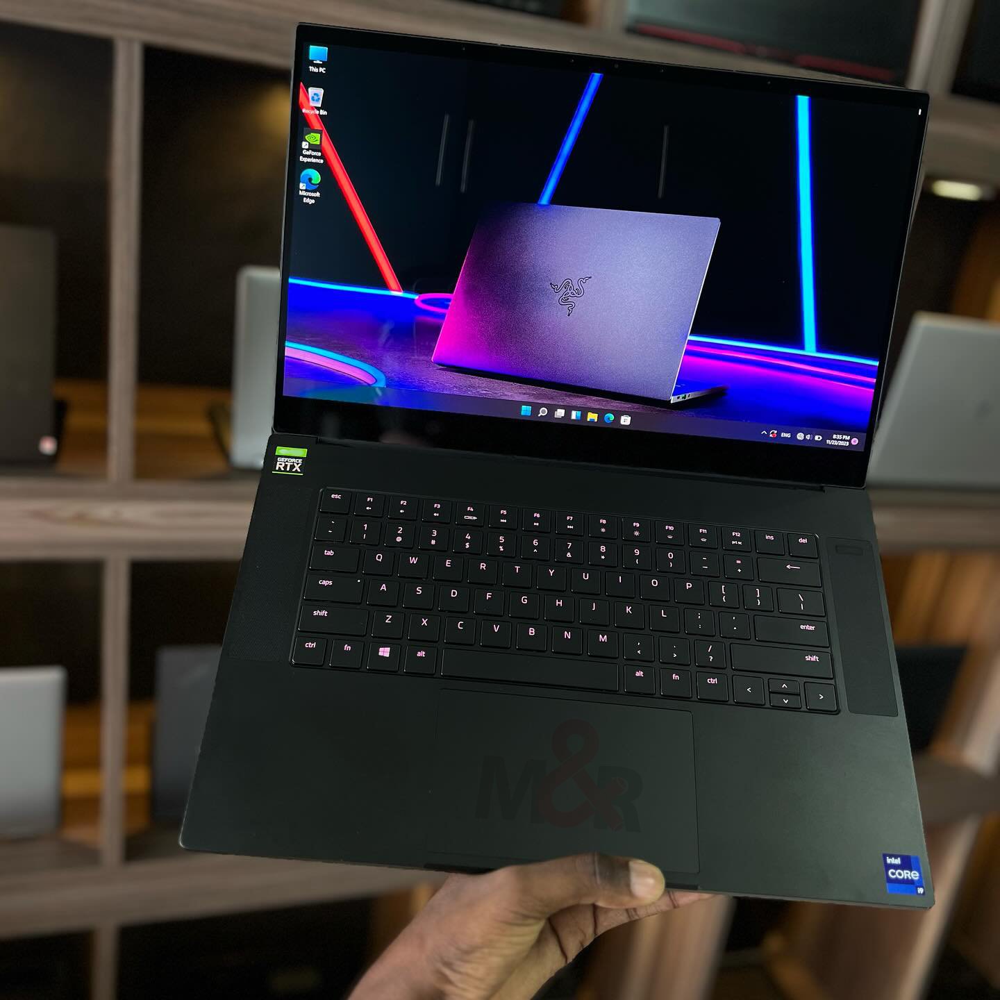 Razer Blade 15 Advanced (Mid 2021) - Core i9, RTX 3080 16GB, 32GB, 1TB 4K 1 Razer Blade 15 Advanced (Mid 2021) - Core i9, RTX 3080 16GB, 32GB, 1TB 4K